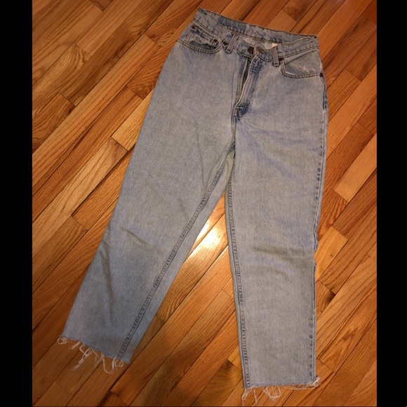 Women’s frayed Levi’s - Picture 2 of 3